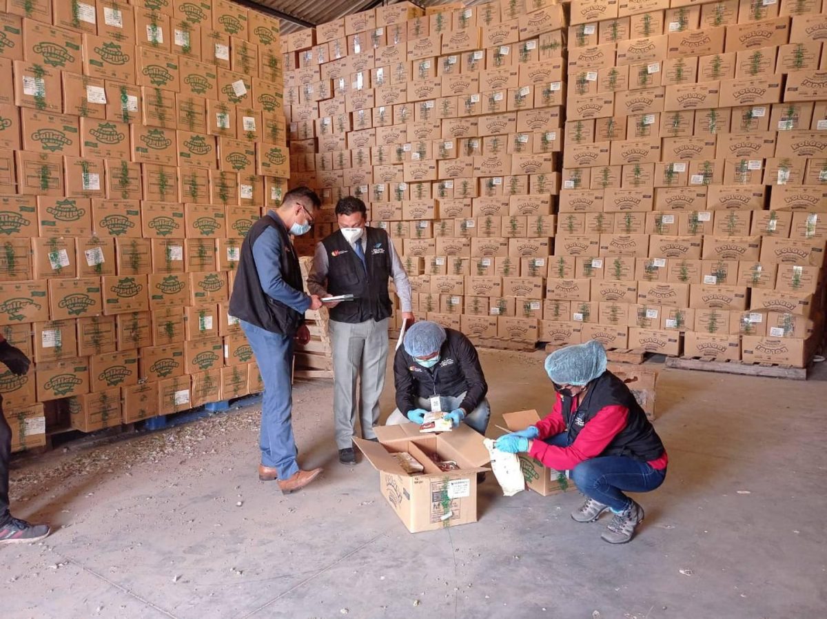 Noticia: Detectan más de un millón de desayunos escolares caducados en Riobamba Detectan más de un millón de desayunos escolares caducados en Riobamba