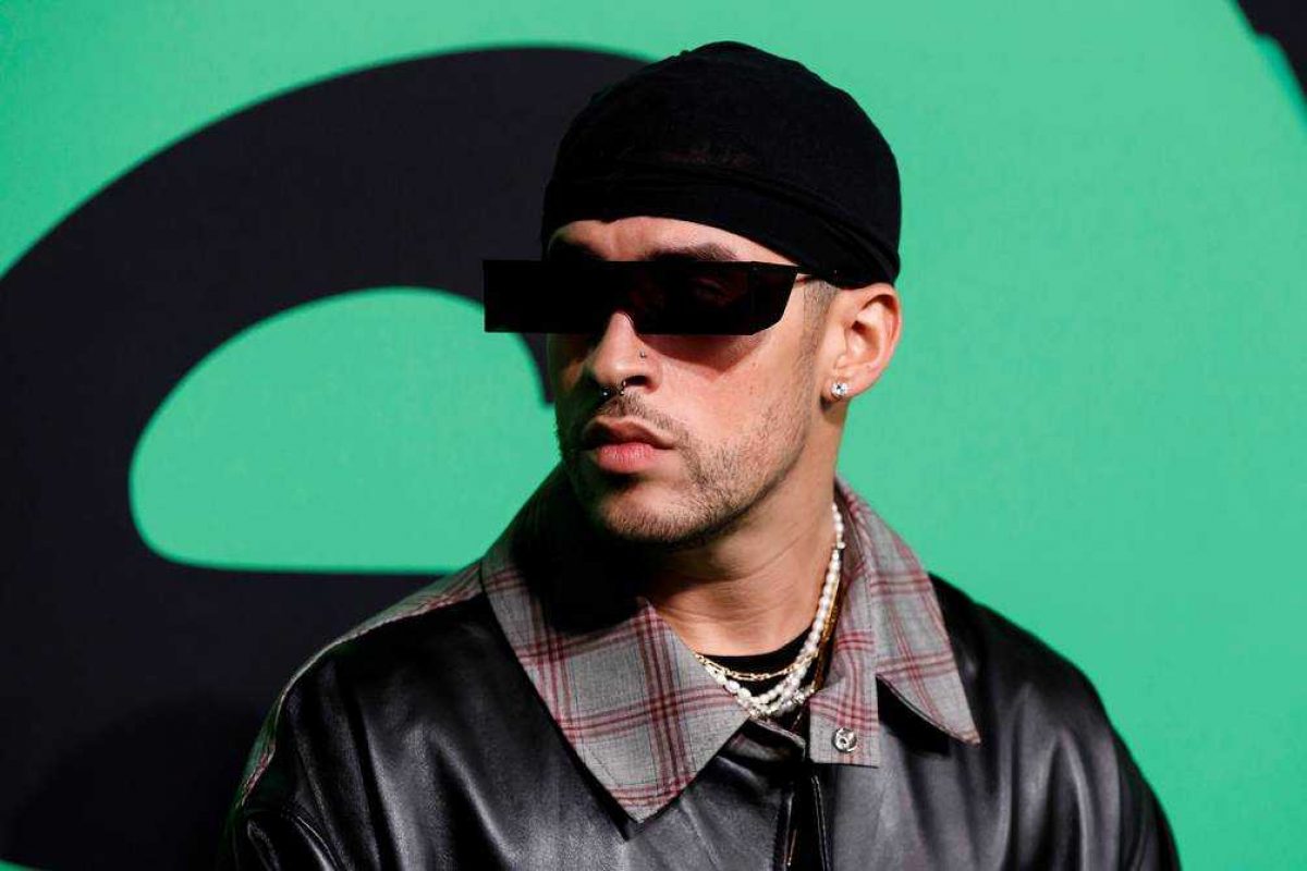 Noticia: Bad Bunny es el cantante más escuchado en Spotify por segundo año consecutivo Bad Bunny es el cantante más escuchado en Spotify por segundo año consecutivo