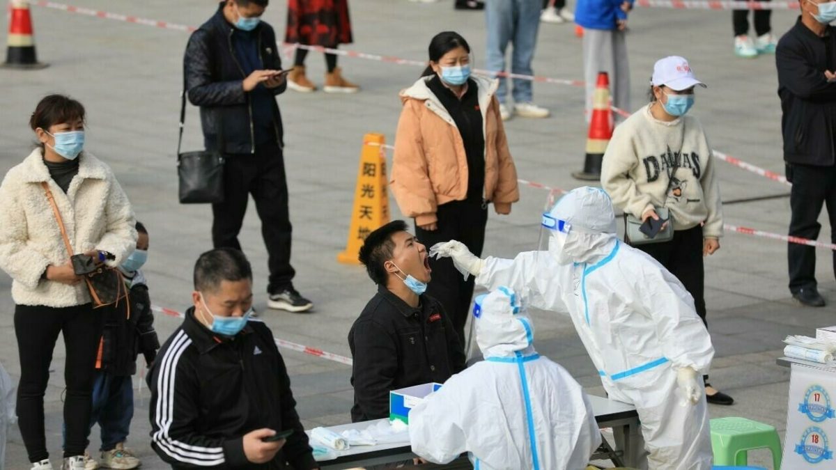 Noticia: China reporta el mayor aumento diario de casos de COVID-19 en 21 meses China reporta el mayor aumento diario de casos de COVID-19 en 21 meses