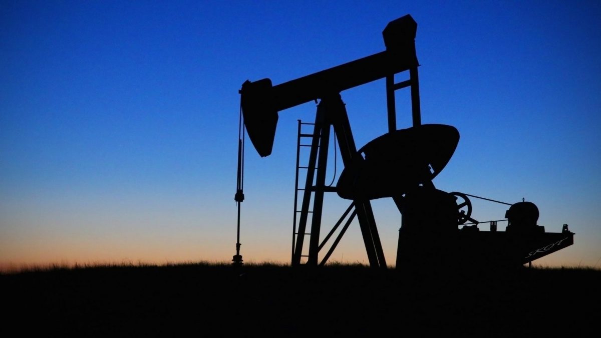 Noticia: Precio del barril de petróleo superó los 90 dólares por primera vez desde 2014 Precio del barril de petróleo superó los 90 dólares por primera vez desde 2014