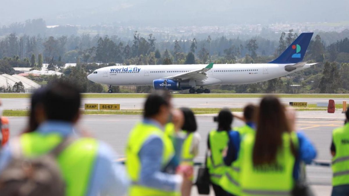 Noticia: Arribó vuelo humanitario con ecuatorianos evacuados de Ucrania Arribó vuelo humanitario con ecuatorianos evacuados de Ucrania