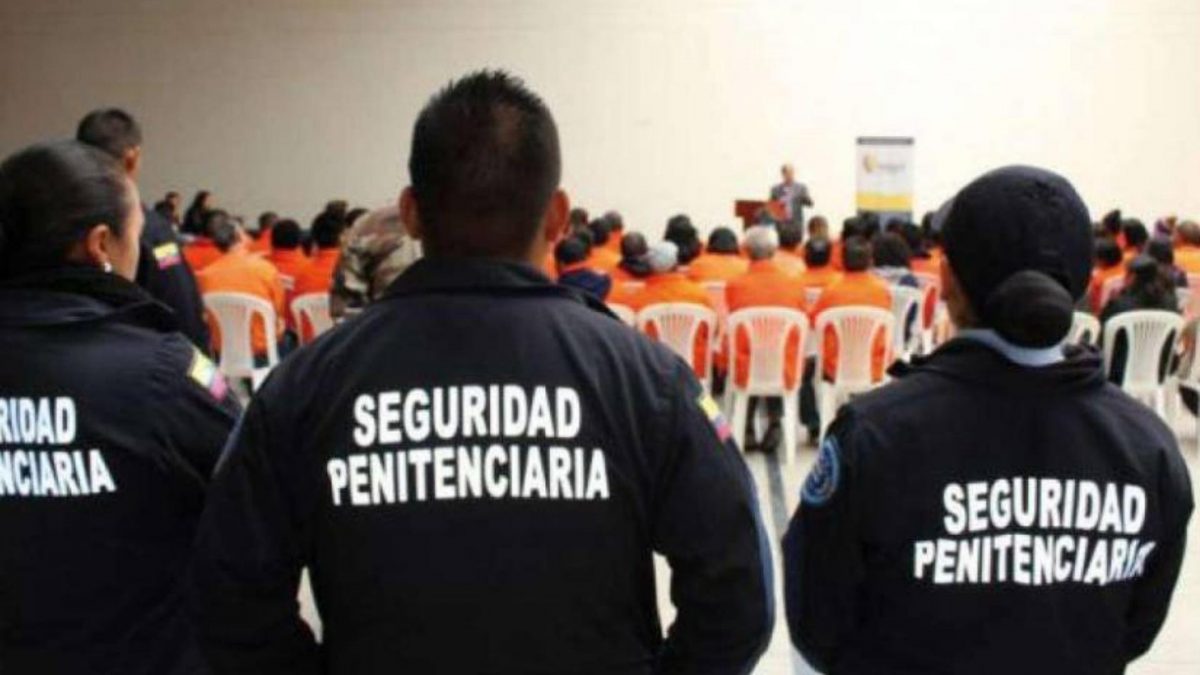 Noticia: Quito: Guía penitenciario fue baleado en el edificio del SNAI Quito: Guía penitenciario fue baleado en el edificio del SNAI