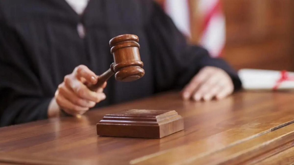 Noticia: Judicatura suspende a dos jueces que concedieron habeas corpus Judicatura suspende a dos jueces que concedieron habeas corpus