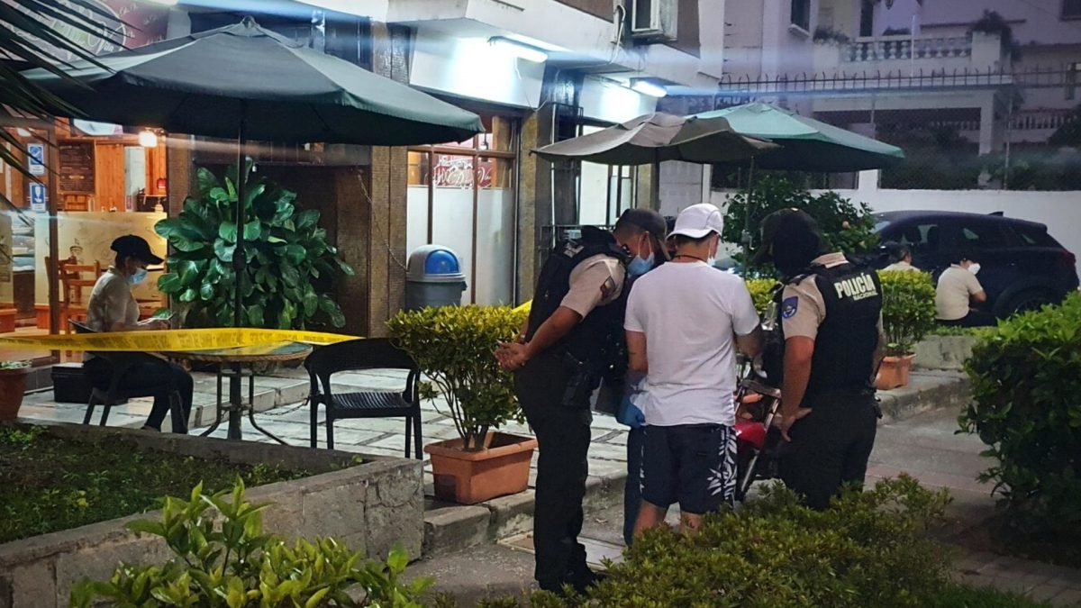 Noticia: "La bala le impactó en el corazón": un niño fallece durante asalto en Guayaquil "La bala le impactó en el corazón": un niño fallece durante asalto en Guayaquil