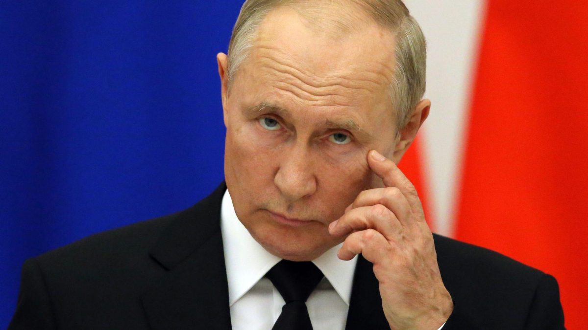 Noticia: ¿A Vladimir Putin le quedan 3 años de vida? Esta es la versión de un espía sobre la salud del presidente ruso ¿A Vladimir Putin le quedan 3 años de vida? Esta es la versión de un espía sobre la salud del presidente ruso
