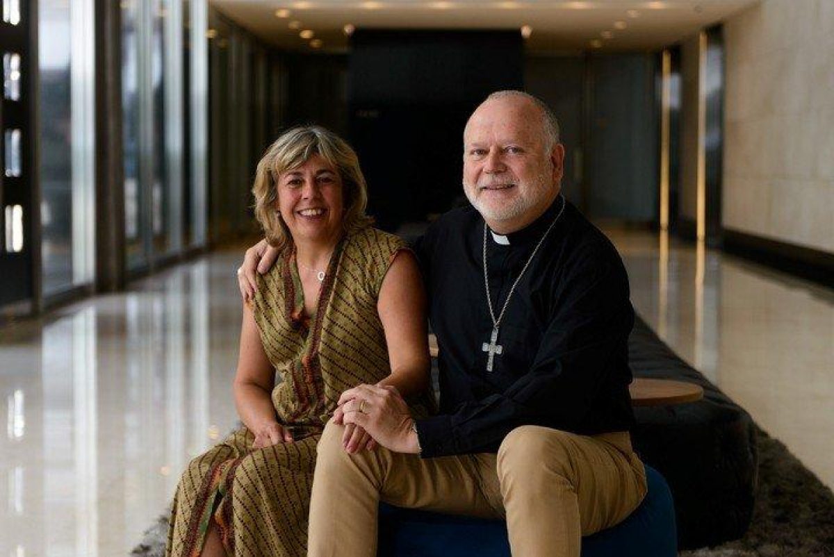 Noticia: Sacerdote y monja renunciaron a sus votos por amor: "No quería una vida sin ella" Sacerdote y monja renunciaron a sus votos por amor: "No quería una vida sin ella"