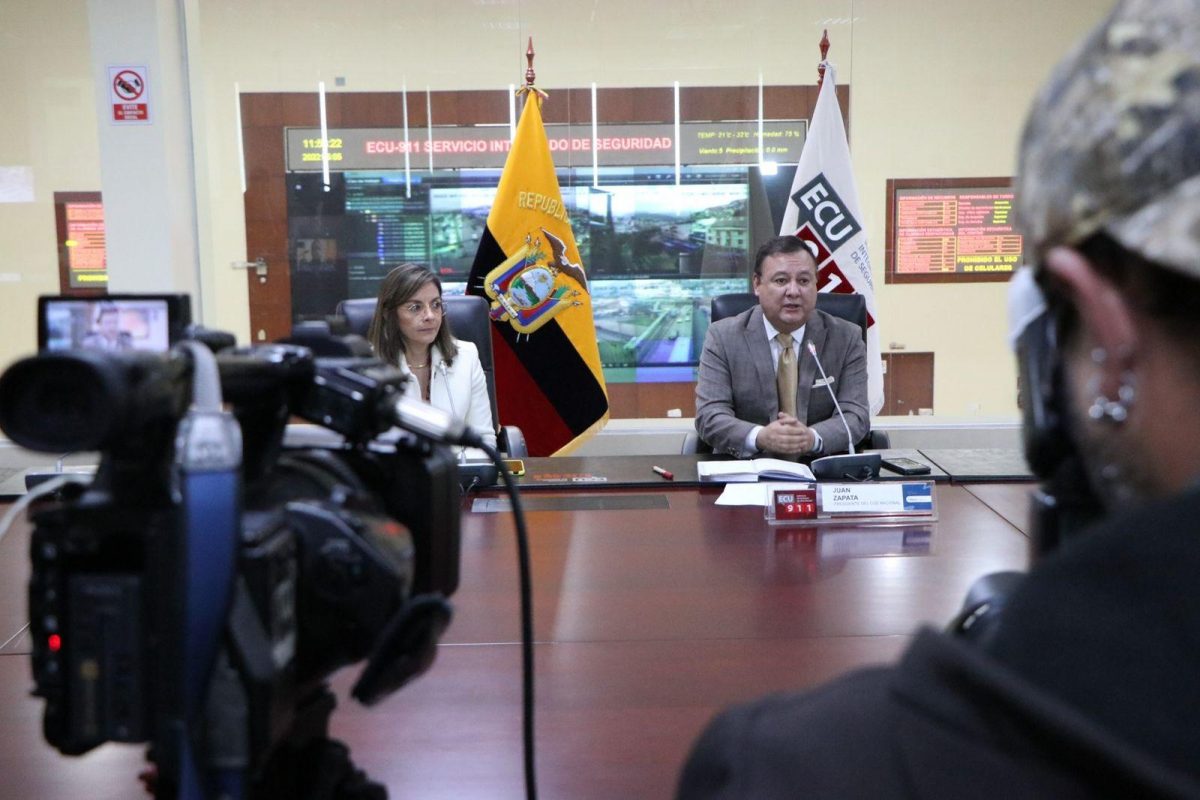 Noticia: COE recomienda a escuelas y colegios usar mascarilla en espacios cerrados COE recomienda a escuelas y colegios usar mascarilla en espacios cerrados