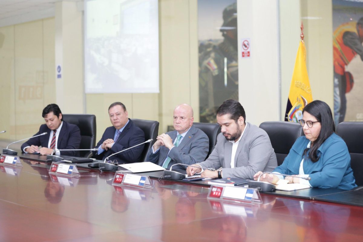 Noticia: Ecuador recomienda el uso de mascarillas en espacios cerrados y anuncian ministro de Salud Ecuador recomienda el uso de mascarillas en espacios cerrados y anuncian ministro de Salud