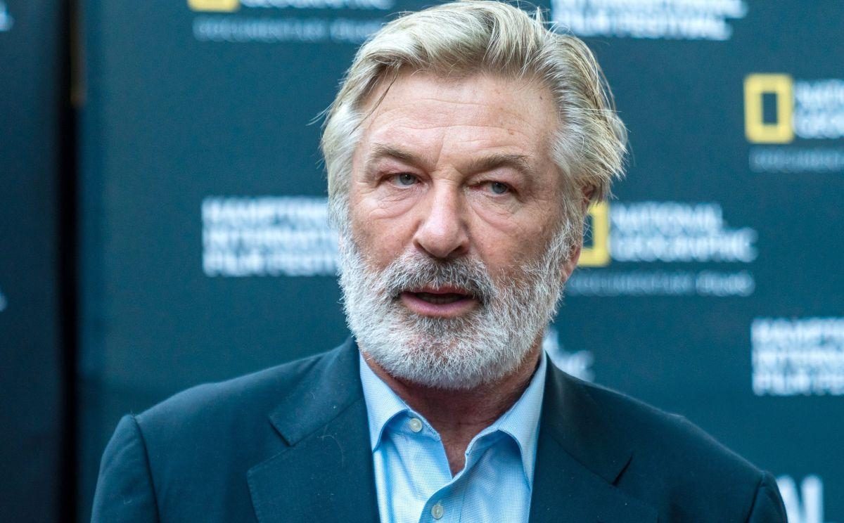 Noticia: Supervisora de "Rust" demandó a Alec Baldwin y a otros implicados en la película Supervisora de "Rust" demandó a Alec Baldwin y a otros implicados en la película