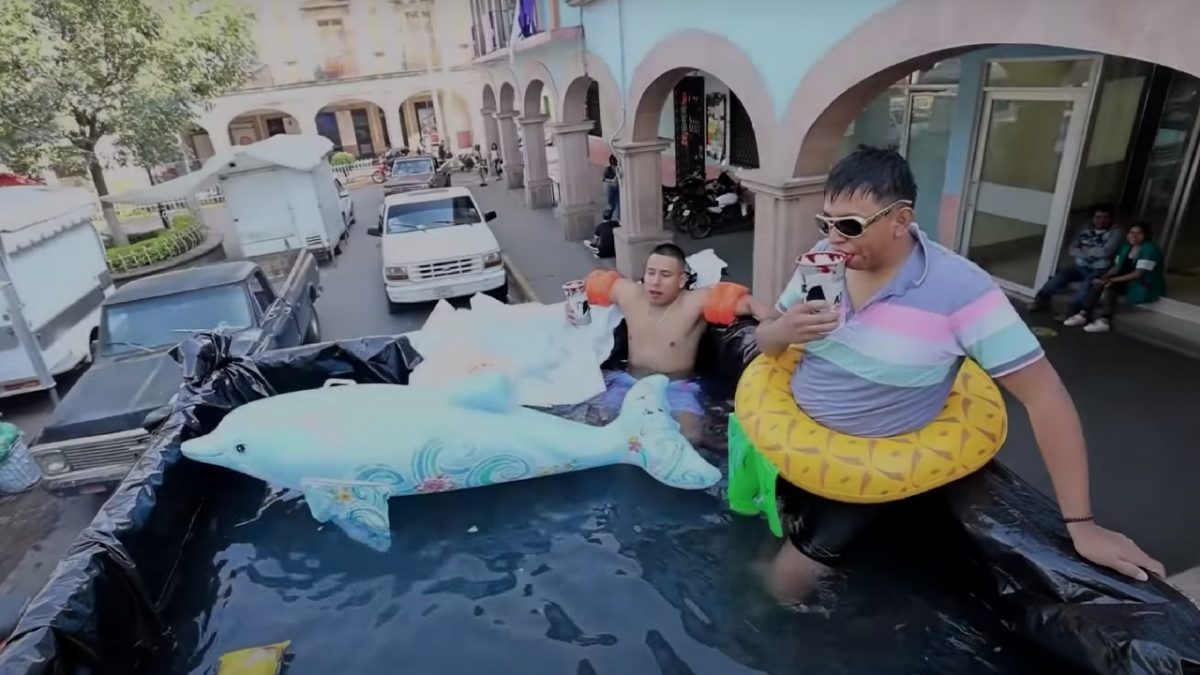 Noticia: Youtuber convirtió un camión en una piscina Youtuber convirtió un camión en una piscina