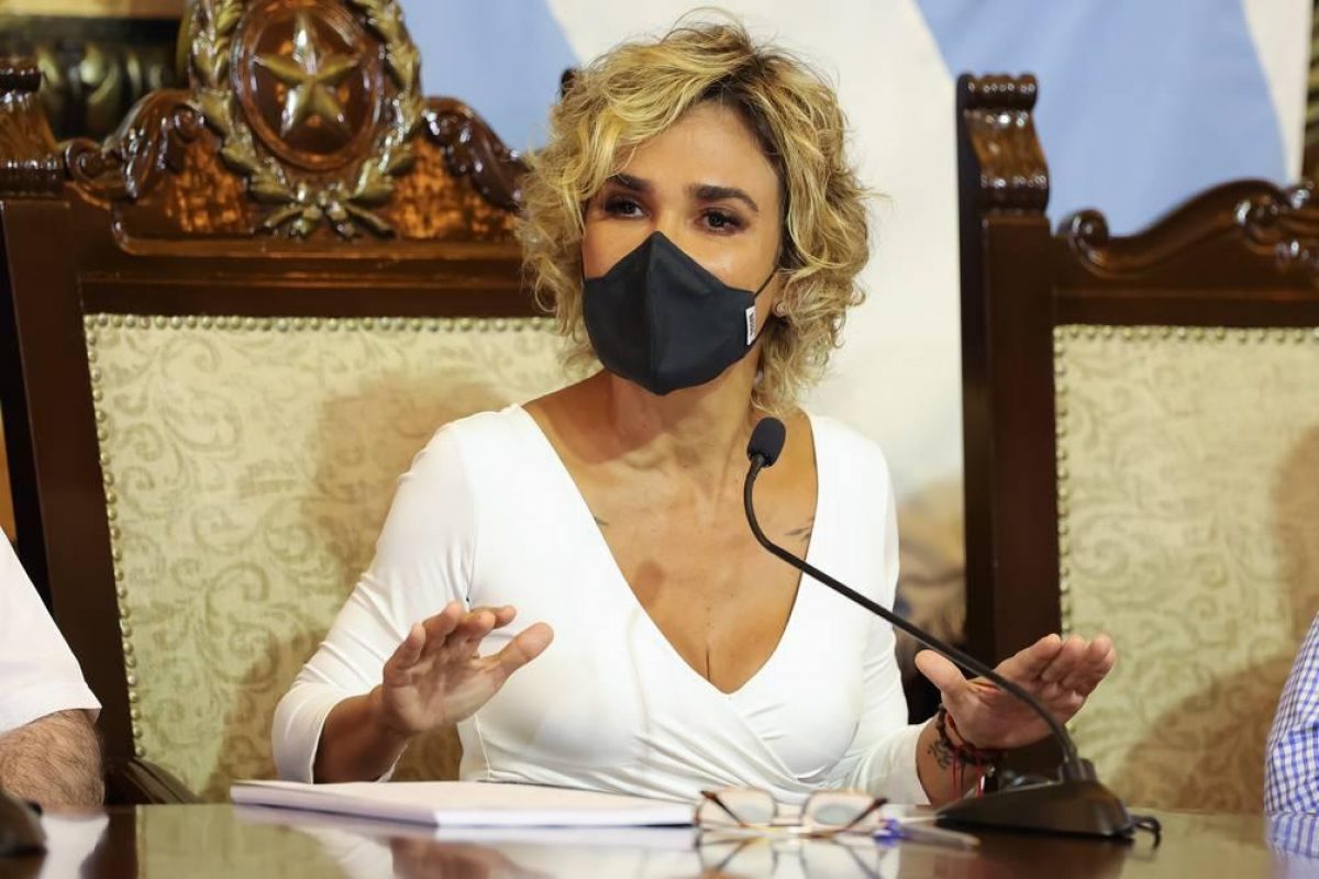Noticia: Alcaldesa Viteri se va de vacaciones hasta el próximo año Alcaldesa Viteri se va de vacaciones hasta el próximo año