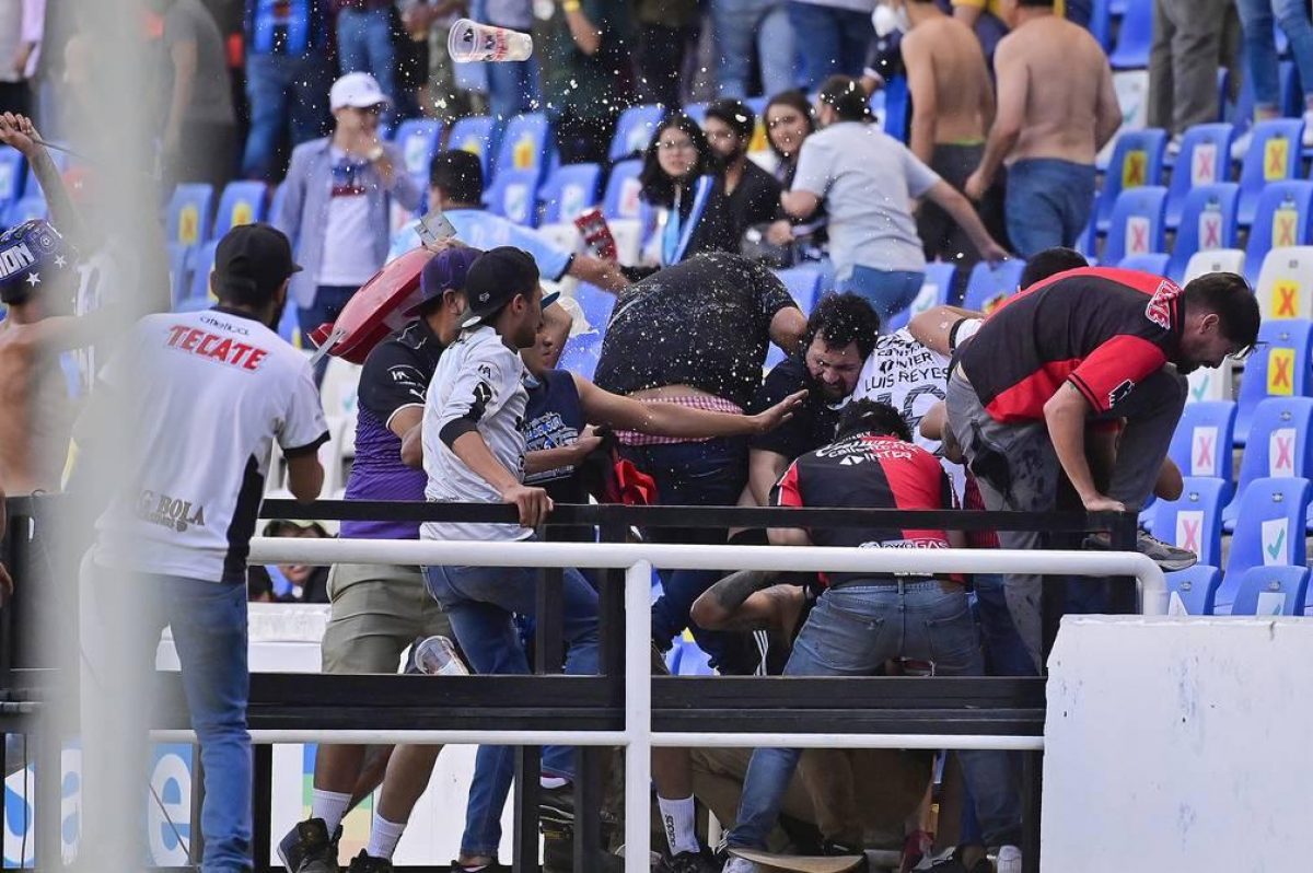 Noticia: Suben a 27 los detenidos por hechos violentos en el Querétaro-Atlas Suben a 27 los detenidos por hechos violentos en el Querétaro-Atlas