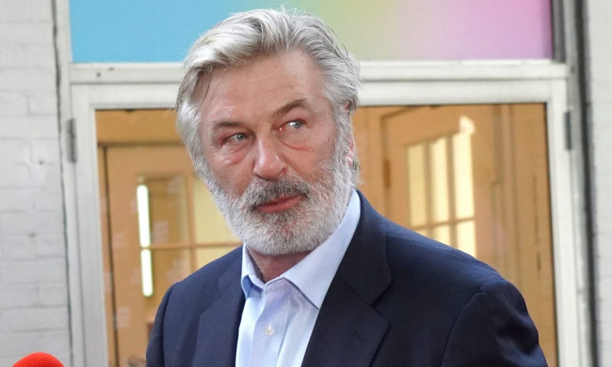 Noticia: Alec Baldwin rompe silencio tras el trágico accidente en el rodaje de la película ´´Rust´´ Alec Baldwin rompe silencio tras el trágico accidente en el rodaje de la película ´´Rust´´