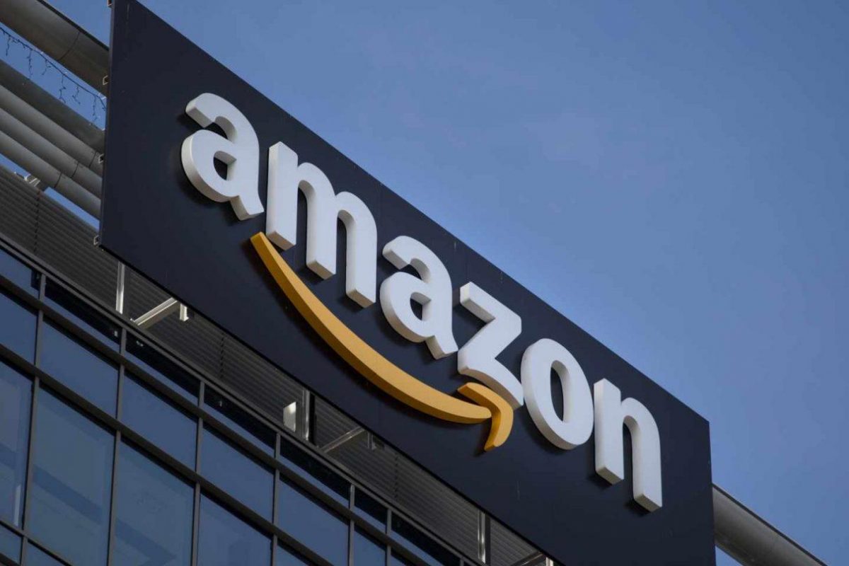 Noticia: Amazon le pagará los estudios universitarios a 750.000 de sus empleados Amazon le pagará los estudios universitarios a 750.000 de sus empleados