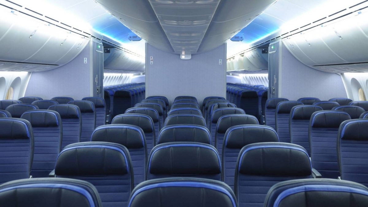 Noticia: Una pasajera muere en pleno vuelo tras ingerir un pedazo de carne Una pasajera muere en pleno vuelo tras ingerir un pedazo de carne