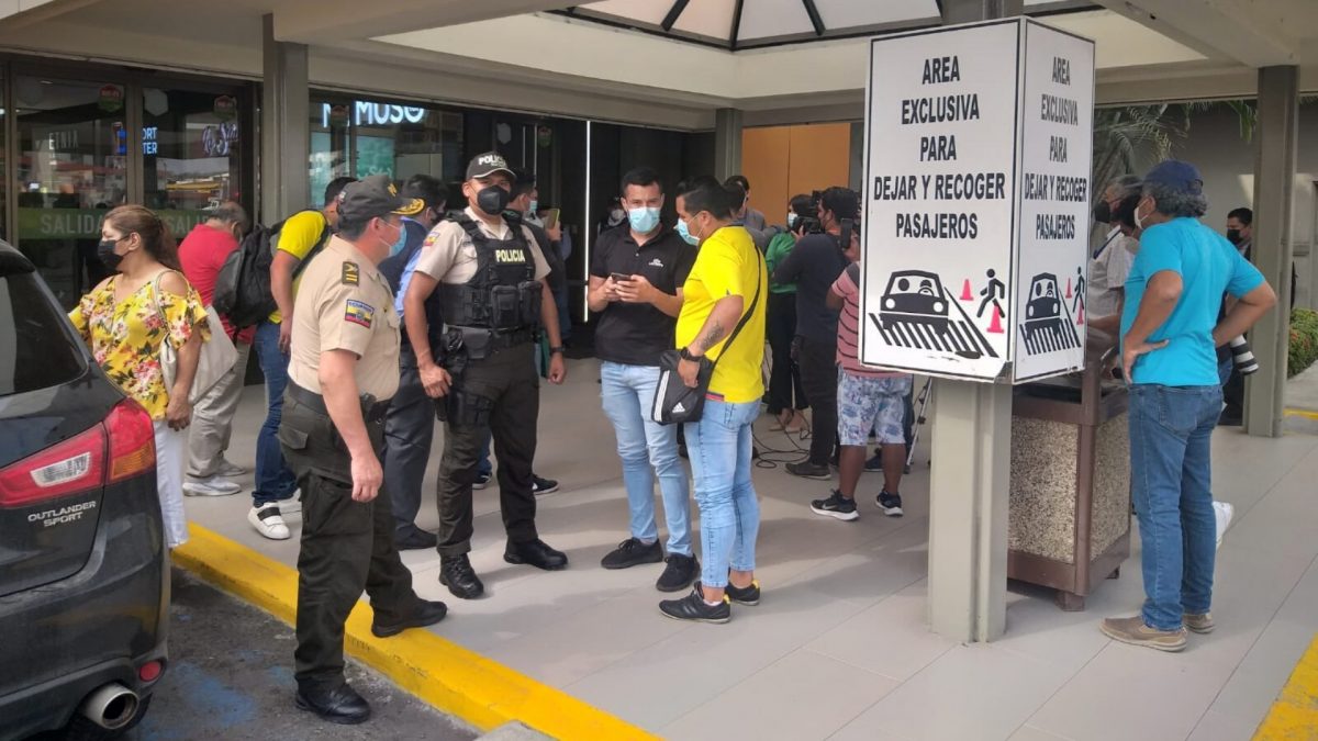 Noticia: COE de Guayaquil autoriza 100% de aforo en agencias bancarias COE de Guayaquil autoriza 100% de aforo en agencias bancarias
