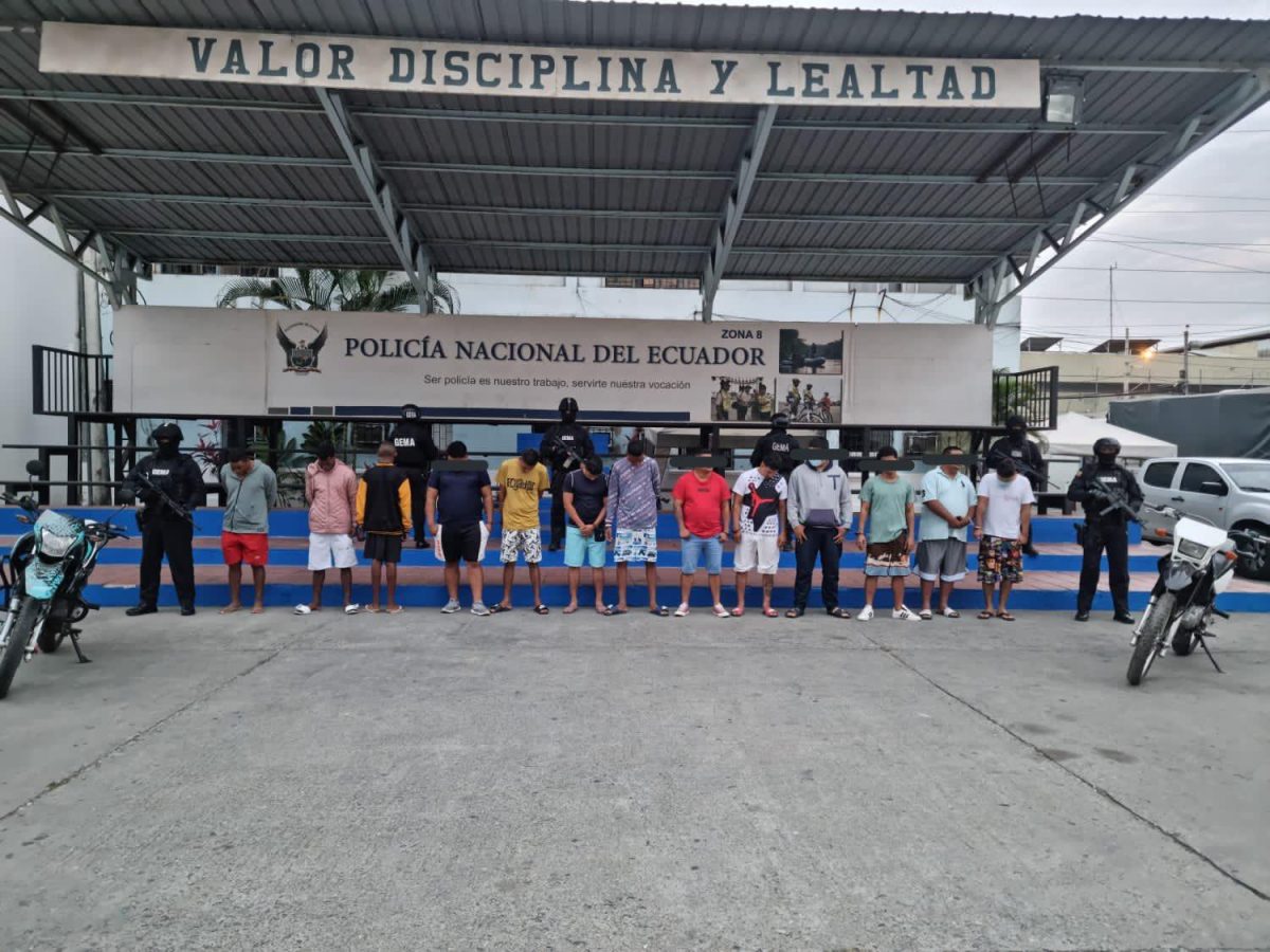 Noticia: La Policía detiene a 16 integrantes de banda delictiva 'Los Lagartos' La Policía detiene a 16 integrantes de banda delictiva 'Los Lagartos'
