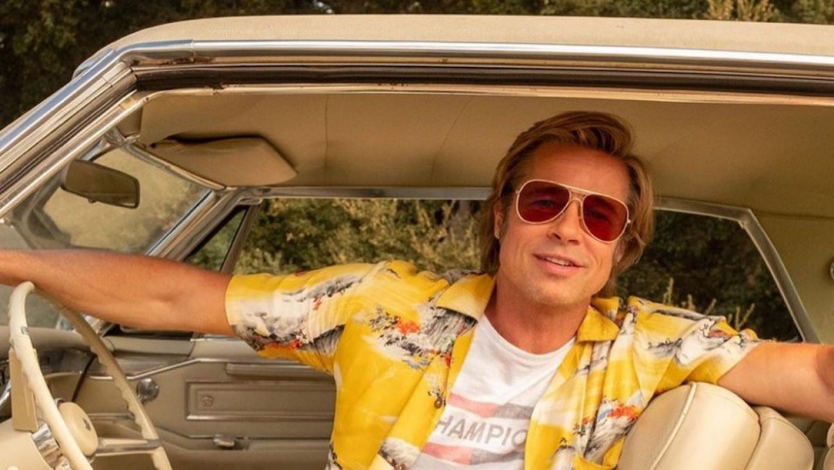 Noticia: Brad Pitt reaparece de cabello largo, barba y canas junto a Jennifer Aniston Brad Pitt reaparece de cabello largo, barba y canas junto a Jennifer Aniston