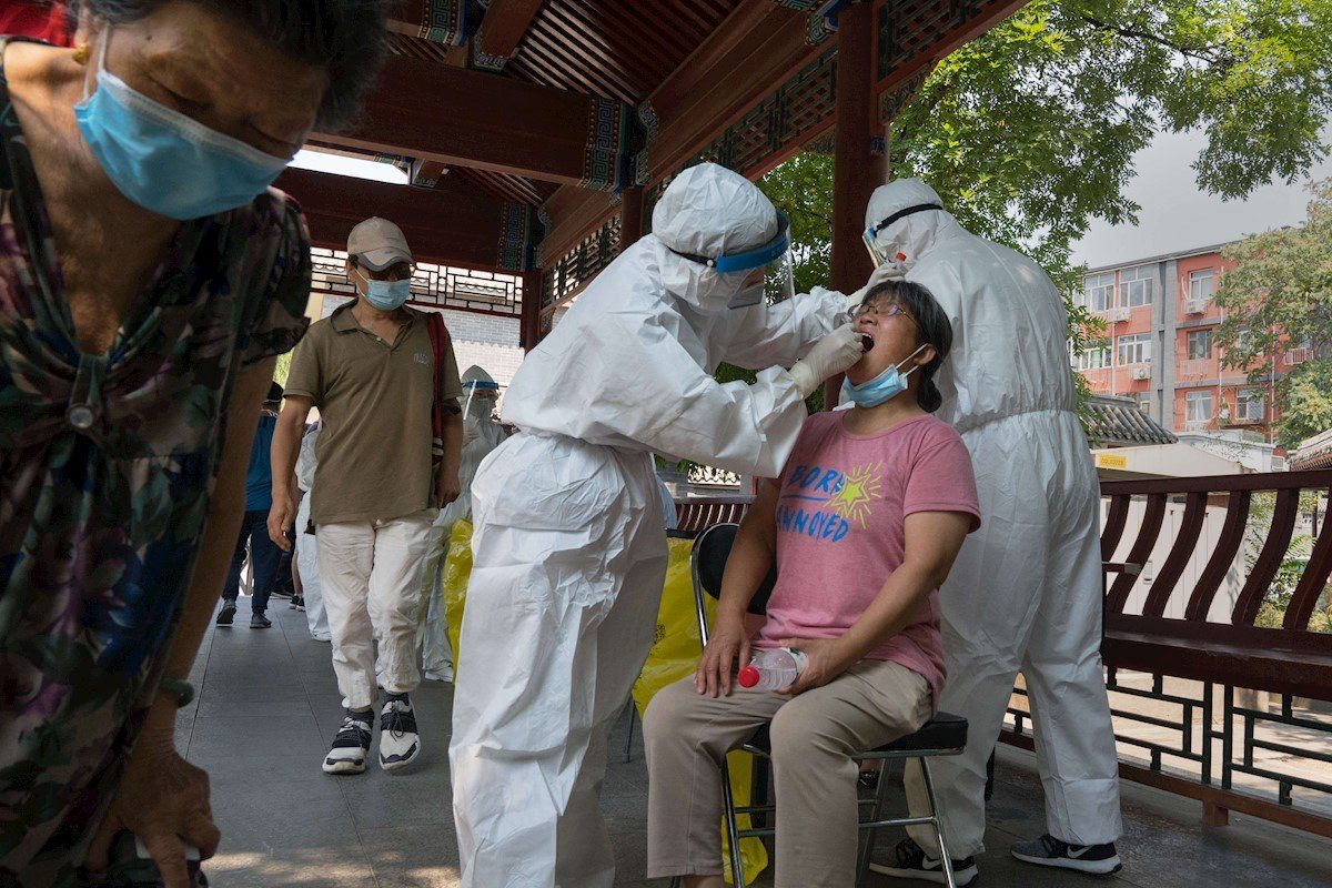 Noticia: Argentina supera los 200.000 casos de coronavirus tras registrar 5.376 nuevos contagios Argentina supera los 200.000 casos de coronavirus tras registrar 5.376 nuevos contagios