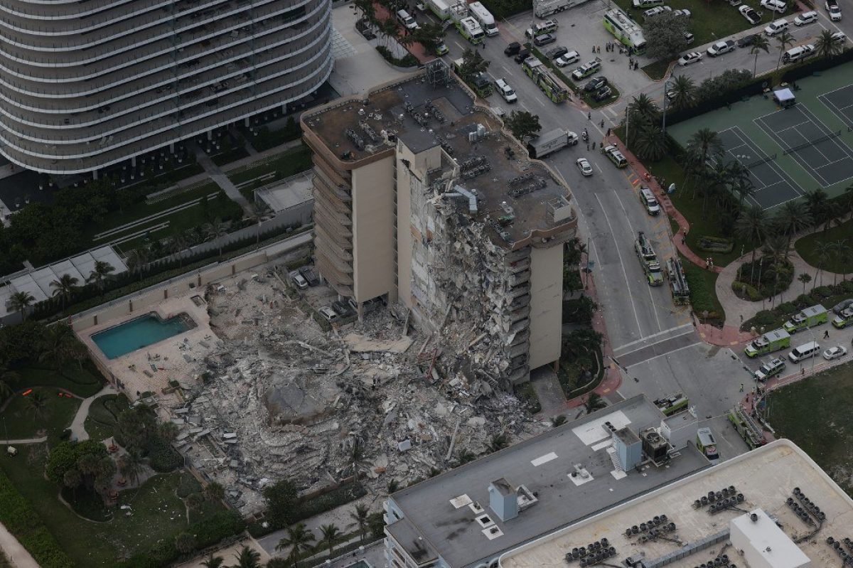 Noticia: Florida cuenta 20 muertos y 128 desaparecidos tras derrumbe y teme por tormenta tropical Florida cuenta 20 muertos y 128 desaparecidos tras derrumbe y teme por tormenta tropical