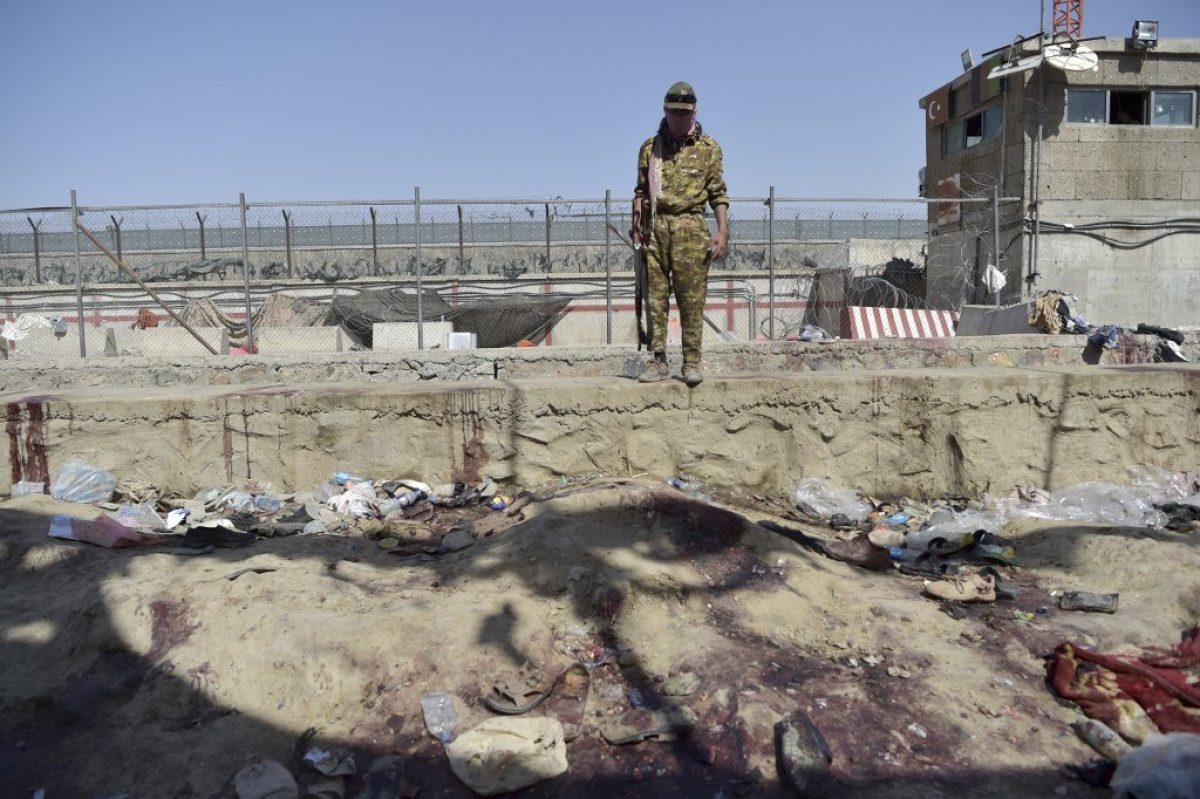 Noticia: Estados Unidos sigue evacuando tras el mortal ataque al aeropuerto de Kabul Estados Unidos sigue evacuando tras el mortal ataque al aeropuerto de Kabul