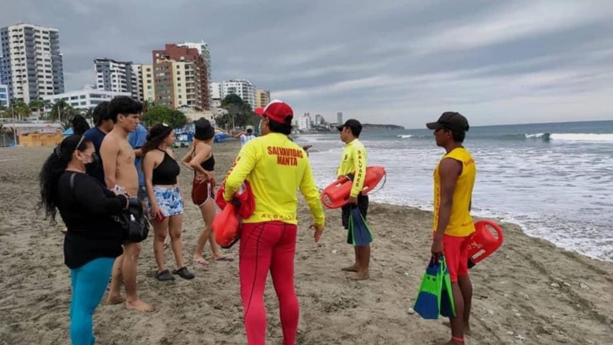 Noticia: Inocar extiende advertencia de tsunami para la costa continental del Ecuador Inocar extiende advertencia de tsunami para la costa continental del Ecuador