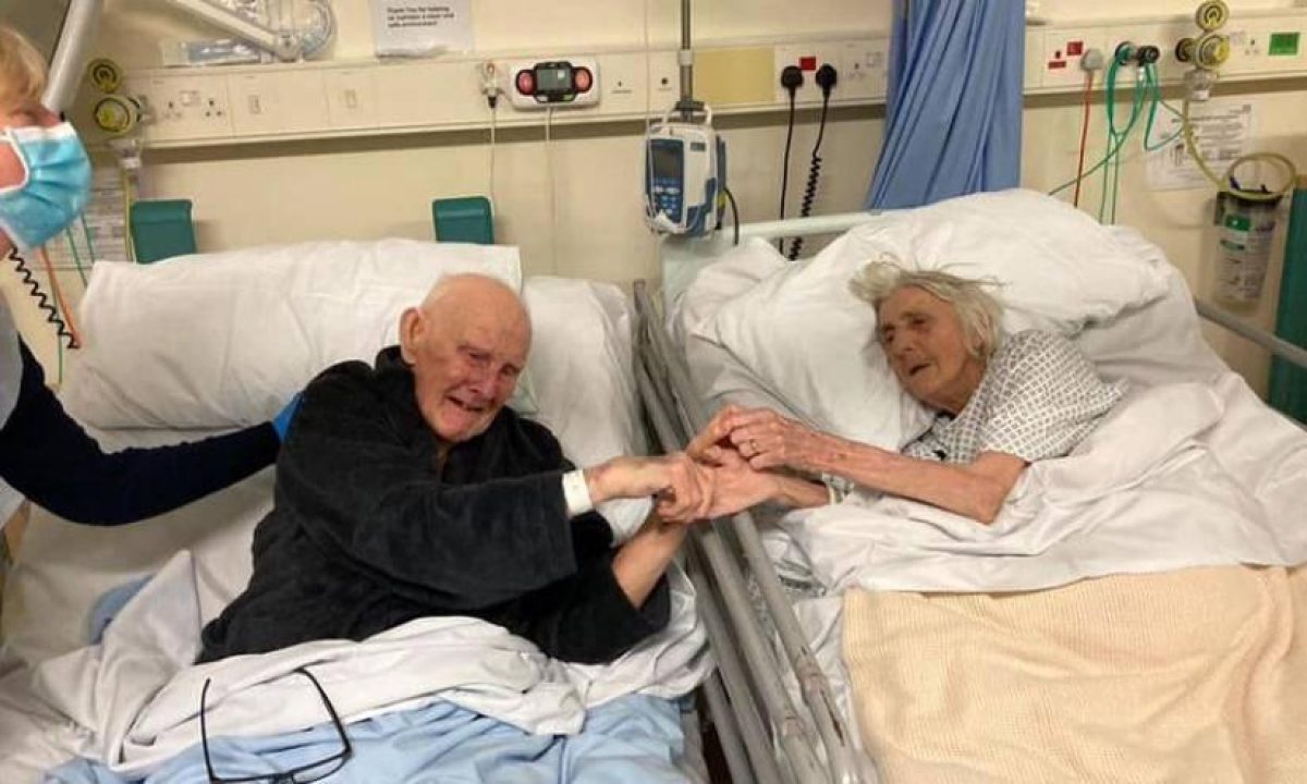 Noticia: Pareja de ancianos que tenía 70 años juntos se despide antes de morir por Covid-19 Pareja de ancianos que tenía 70 años juntos se despide antes de morir por Covid-19