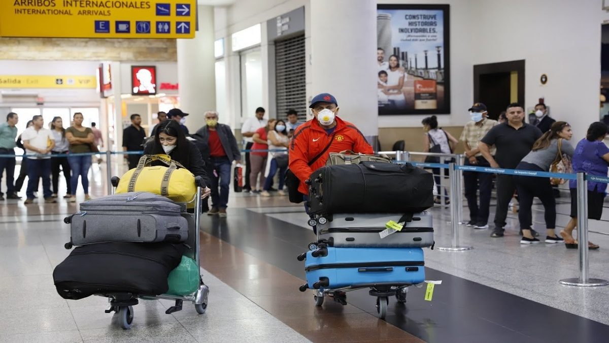 Noticia: Autorizan ampliación de aforo del 50% al 100% en aeropuertos del Ecuador Autorizan ampliación de aforo del 50% al 100% en aeropuertos del Ecuador