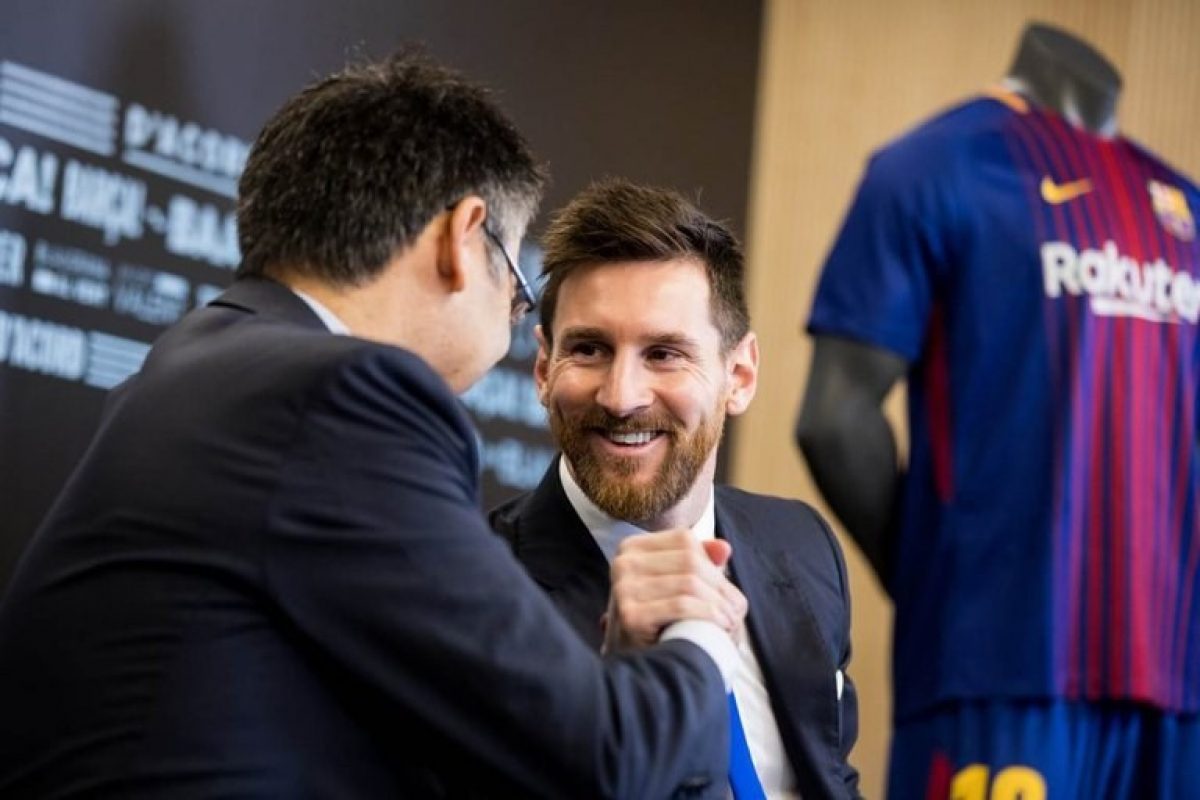 Noticia: Lionel Messi habló por primera vez desde que anunció su continuidad en el Barcelona: “Asumo mis errores” Lionel Messi habló por primera vez desde que anunció su continuidad en el Barcelona: “Asumo mis errores”
