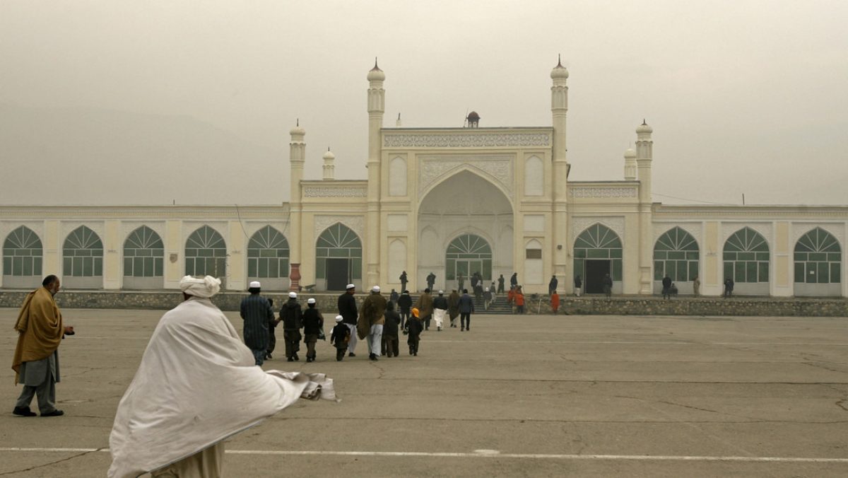 Noticia: Se produce una explosión cerca de una mezquita de Kabul Se produce una explosión cerca de una mezquita de Kabul