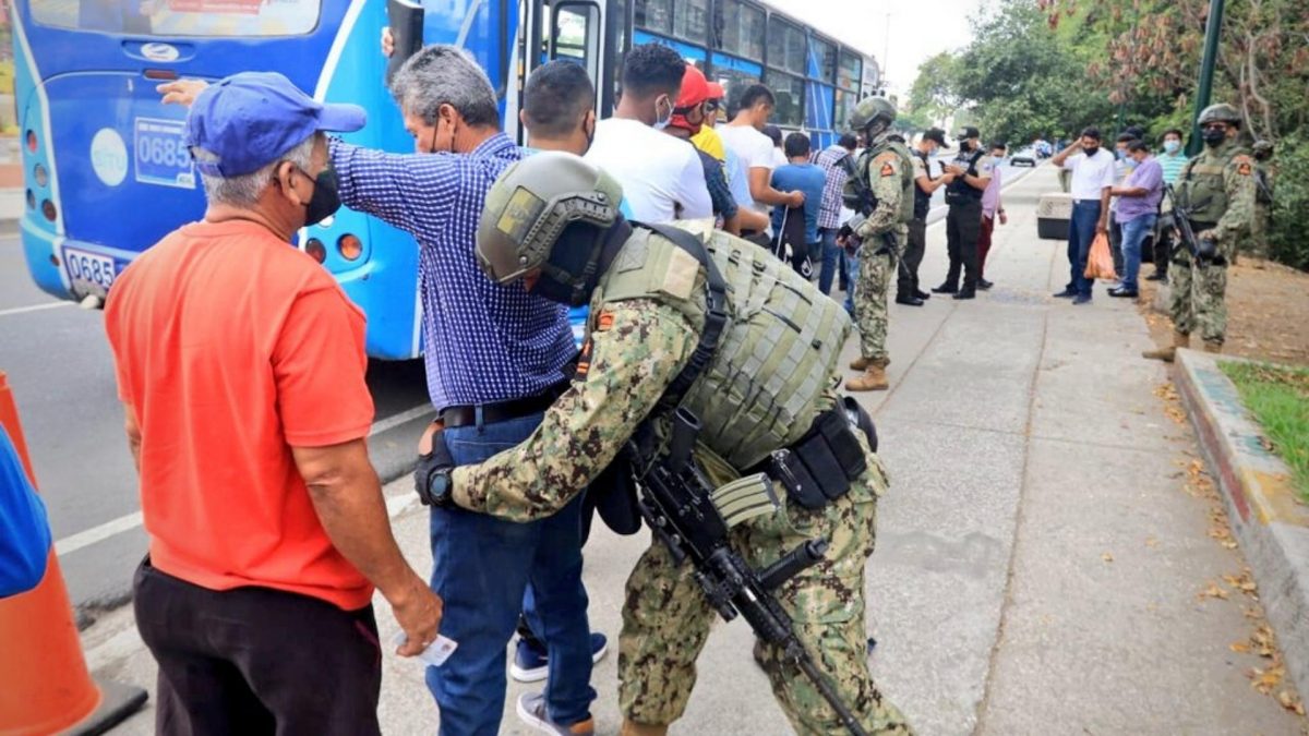 Noticia: Corte Constitucional reduce a 30 días el estado de excepción en Ecuador Corte Constitucional reduce a 30 días el estado de excepción en Ecuador
