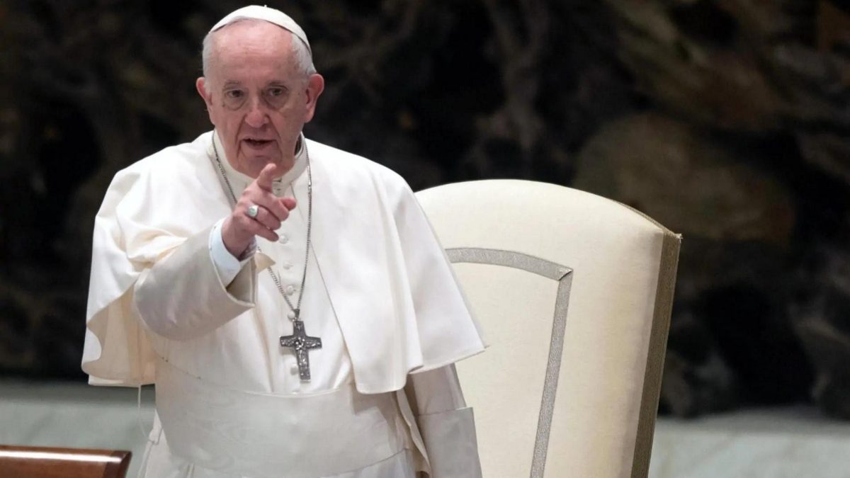 Noticia: Papa Francisco desmiente rumores sobre su posible renuncia Papa Francisco desmiente rumores sobre su posible renuncia