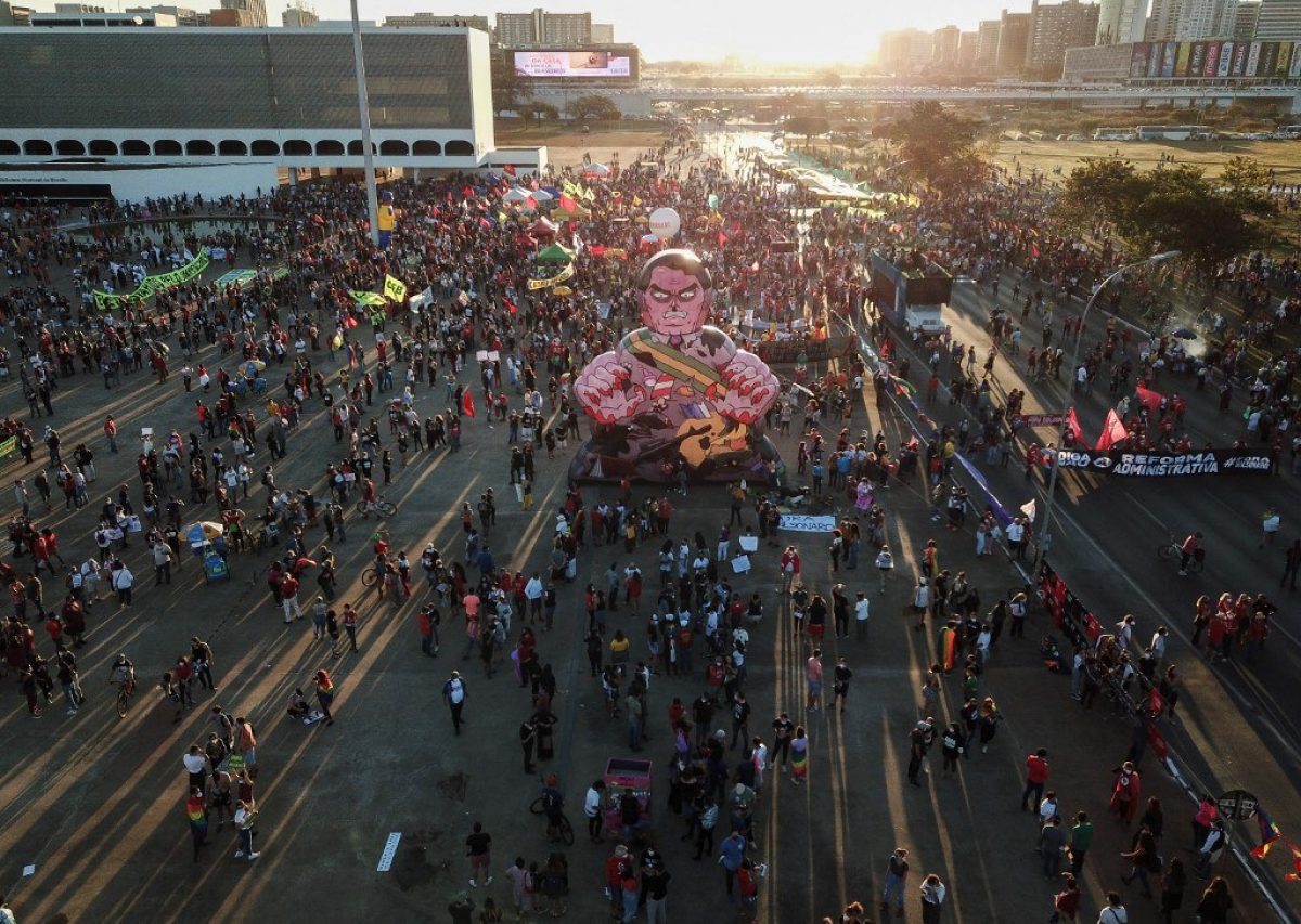 Noticia: Brasileños vuelven a las calles a protestar contra Bolsonaro Brasileños vuelven a las calles a protestar contra Bolsonaro