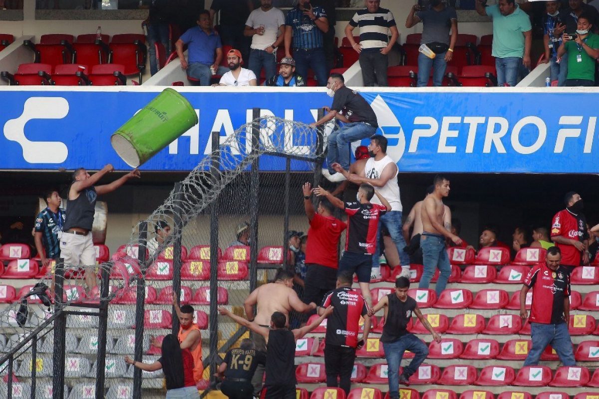 Noticia: Se reanuda el fútbol mexicano tras jornada de violencia Se reanuda el fútbol mexicano tras jornada de violencia