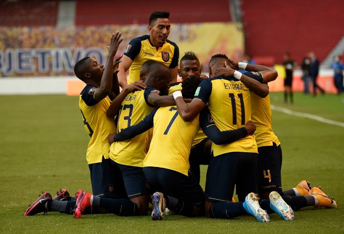 Noticia: La 'Tri' ya entrena con el equipo completo para enfrentar a Bolivia La 'Tri' ya entrena con el equipo completo para enfrentar a Bolivia