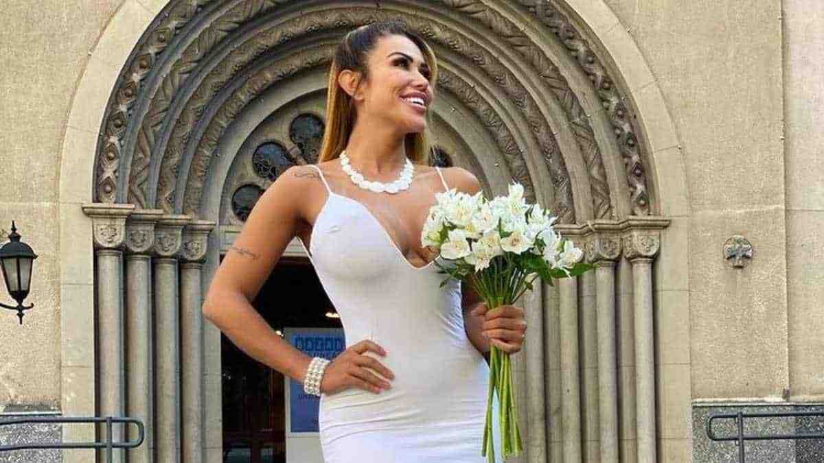Noticia: Insólita historia: modelo que se casó consigo misma se divorcia Insólita historia: modelo que se casó consigo misma se divorcia