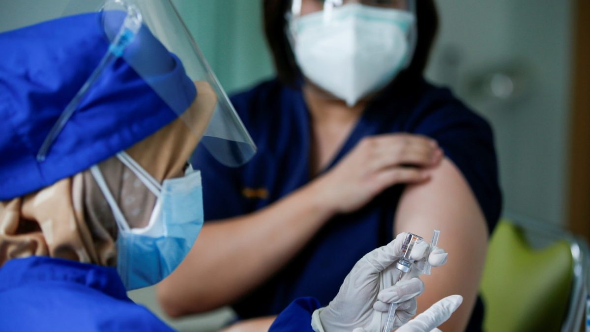 Noticia: ¿Por qué las personas vacunadas se contagian de Covid-19? ¿Por qué las personas vacunadas se contagian de Covid-19?