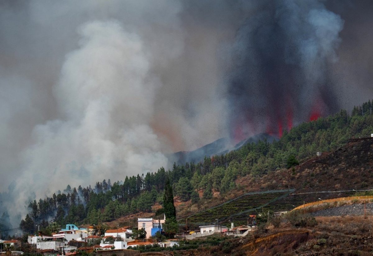 Noticia: Imágenes sorprendentes: el volcán Cumbre Vieja en España entra en erupción Imágenes sorprendentes: el volcán Cumbre Vieja en España entra en erupción