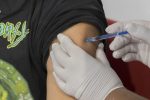 Noticia: Un hombre trata de vacunarse con un brazo de silicona para obtener el certificado COVID-19 Un hombre trata de vacunarse con un brazo de silicona para obtener el certificado COVID-19