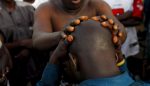 Imagen: Macabro ritual: decapitan a un hombre calvo por el 'oro en su cabeza' Imagen: Macabro ritual: decapitan a un hombre calvo por el 'oro en su cabeza'