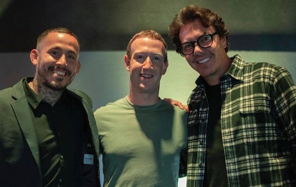 ‘Chito’ Vera junto a Mark Zuckerberg en la UFC