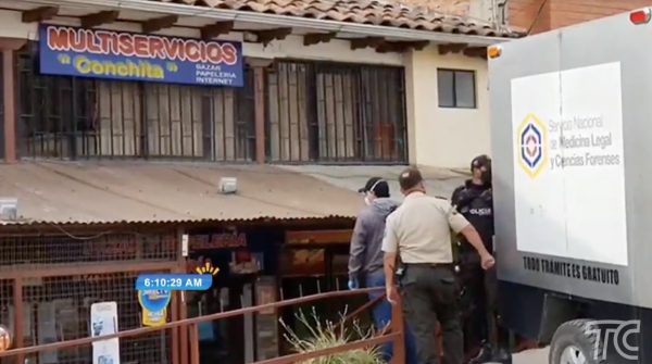 VIDEO | Lo encontraron muerto en el patio de una casa