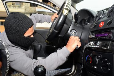 Roban un carro en menos de dos minutos en Guayaquil