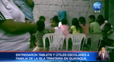 Familia de escasos recursos recibe ayuda para poder estar en clases online