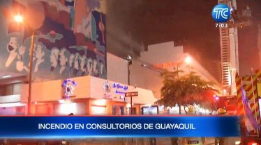Varios consultorios médicos se incendiarion en el centro de Guayaquil