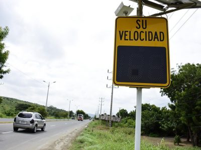 Imagen de Irregularidades en el funcionamiento de radares en vía Salinas-Guayaquil