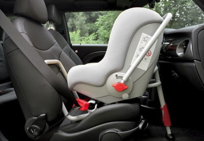 Imagen de Bebé murió luego que su madre la dejara encerrada por varias horas dentro de un carro