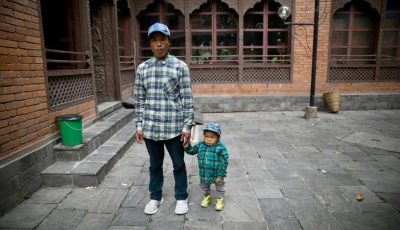 Imagen de El Guinness certifica a un nepalí como el adolescente más bajo del mundo
