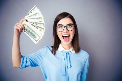Imagen de Un nuevo estudio afirma que el dinero sí puede comprar la felicidad después de todo