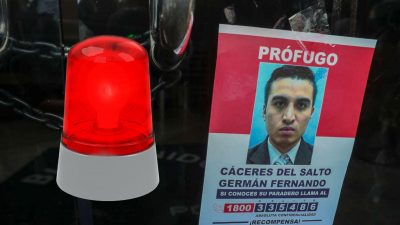 Imagen de Alerta roja de Interpol para capturar a Germán Cáceres
